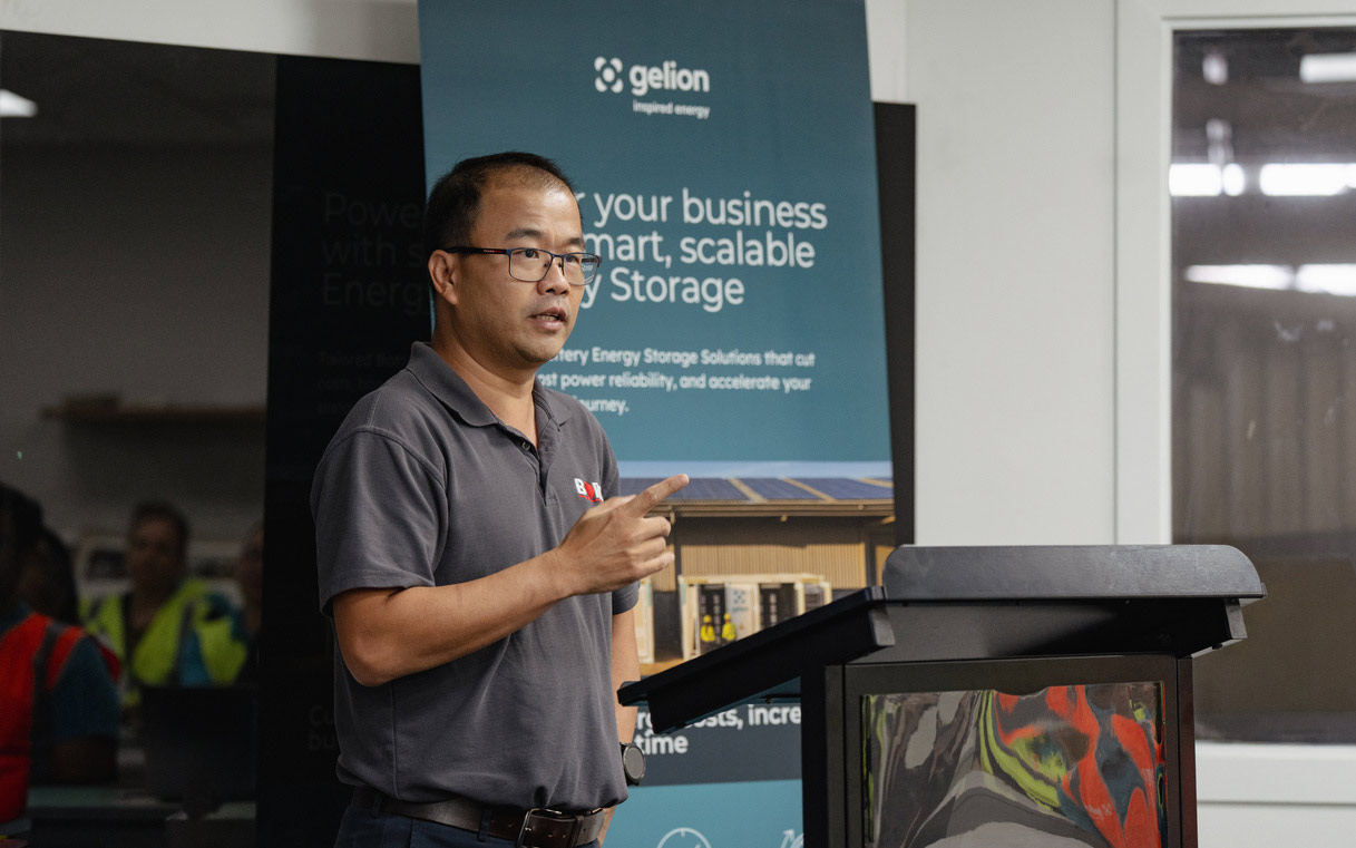 Andrew Cheah presenting BESS operations